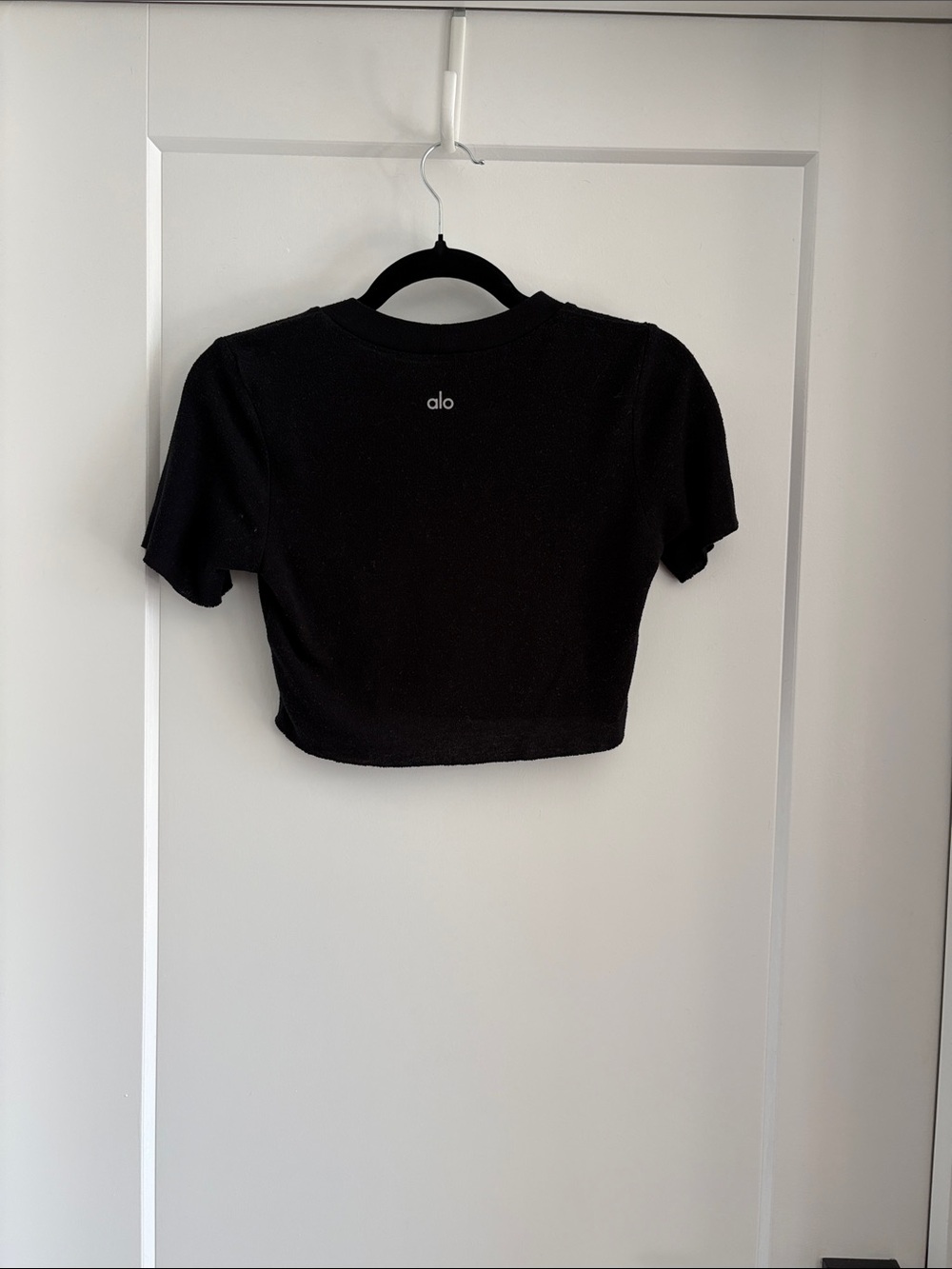 ALO Yoga Black Crop Tee - Picture 2 of 2